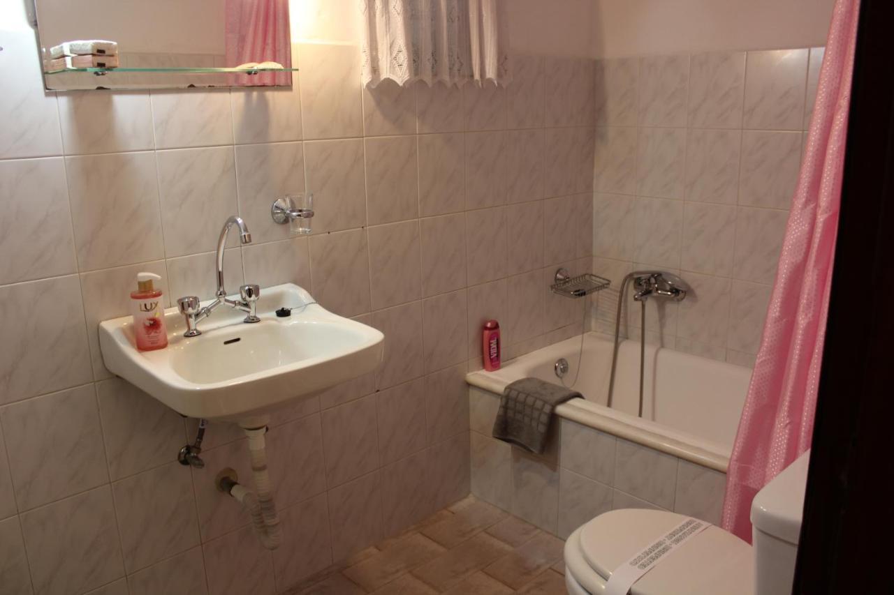 Aaron Apartments แฟร์มา ภายนอก รูปภาพ